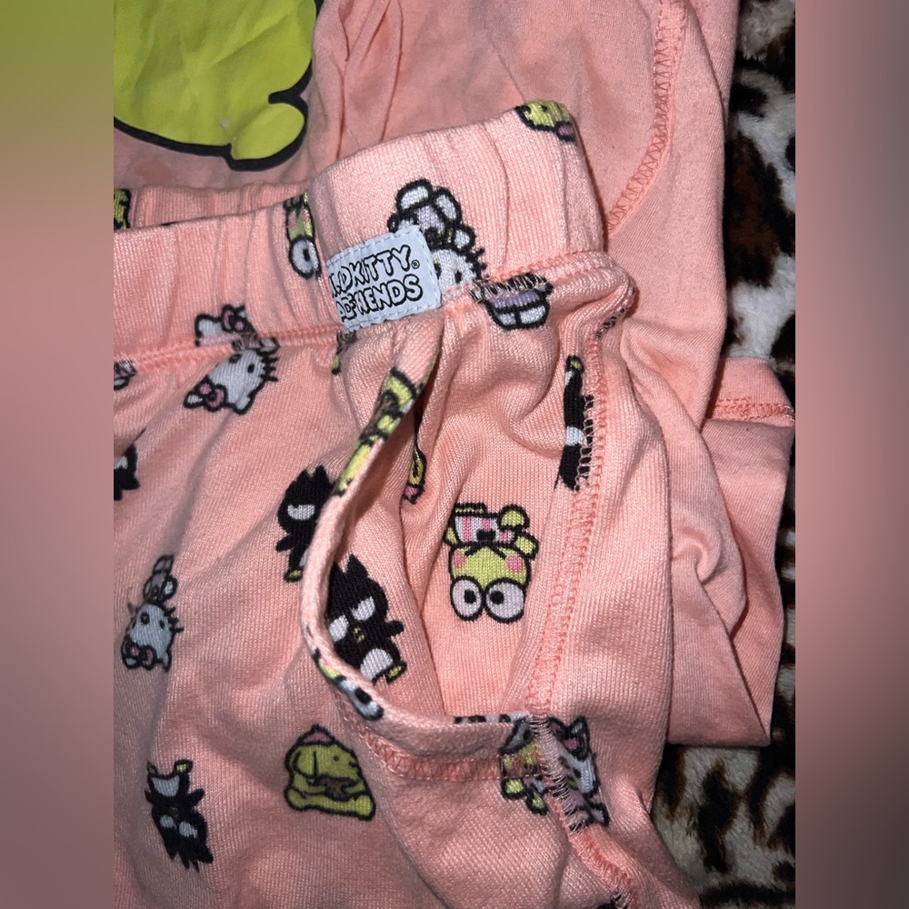 Hello Kitty Pajama Set - Picture 5 of 7